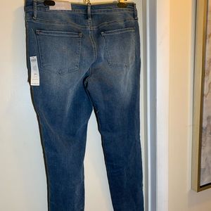 NWT - Chicos skinny jeggings